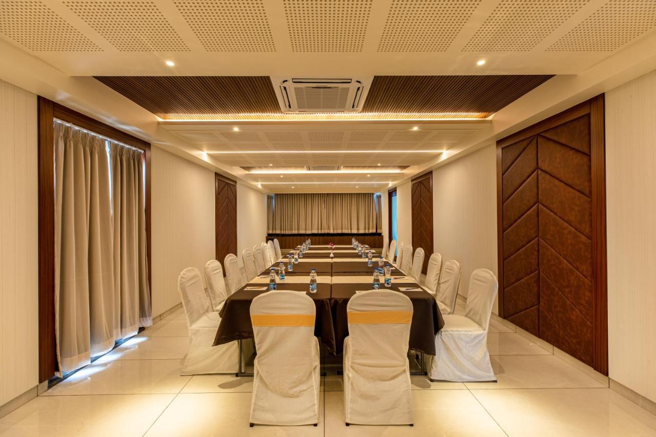 Hotel M Pro Palace Mysore - 12 Minutes To Mysore Palace 外观 照片