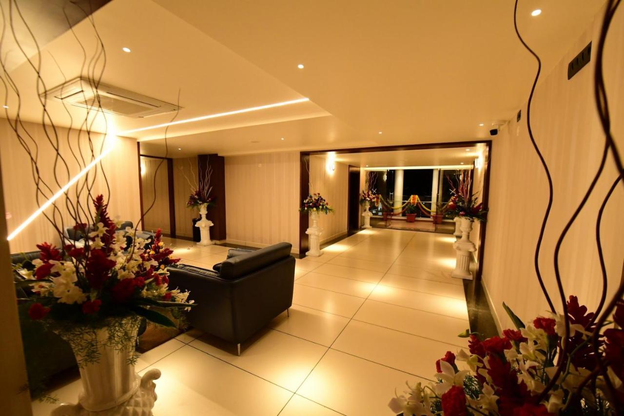 Hotel M Pro Palace Mysore - 12 Minutes To Mysore Palace 外观 照片